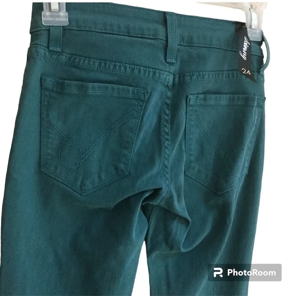 BEBE Green Kinny Jeans - Picture 5 of 5